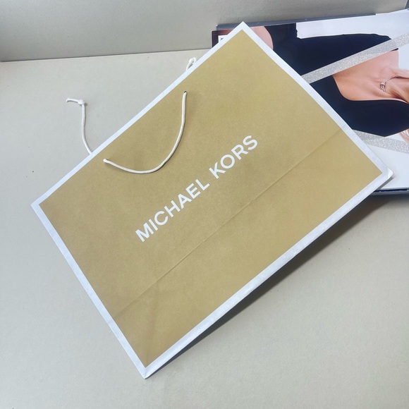 (new+tag) Michael Kors ‘rare’ jet set travel carryall tote color cloud b… - Picture 3 of 13